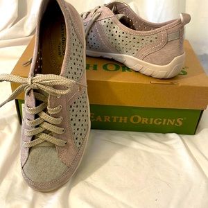 Earth Origins casual tennis